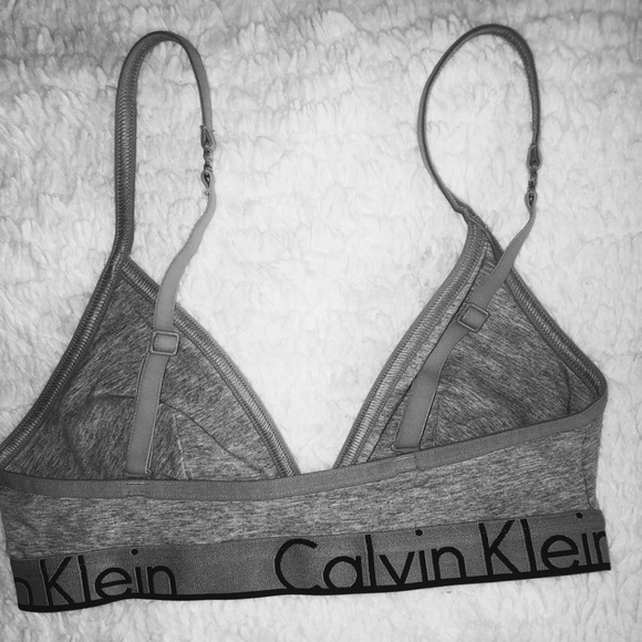 Calvin Klein sports bra - Picture 2 of 2